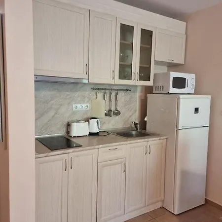 Prestige Apartment, Apartment *
