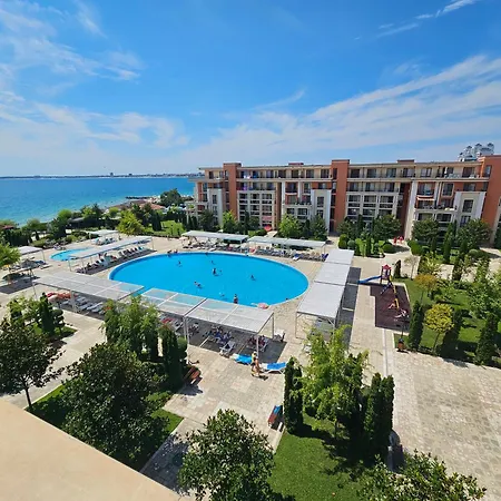 Prestige Apartment, Apartment